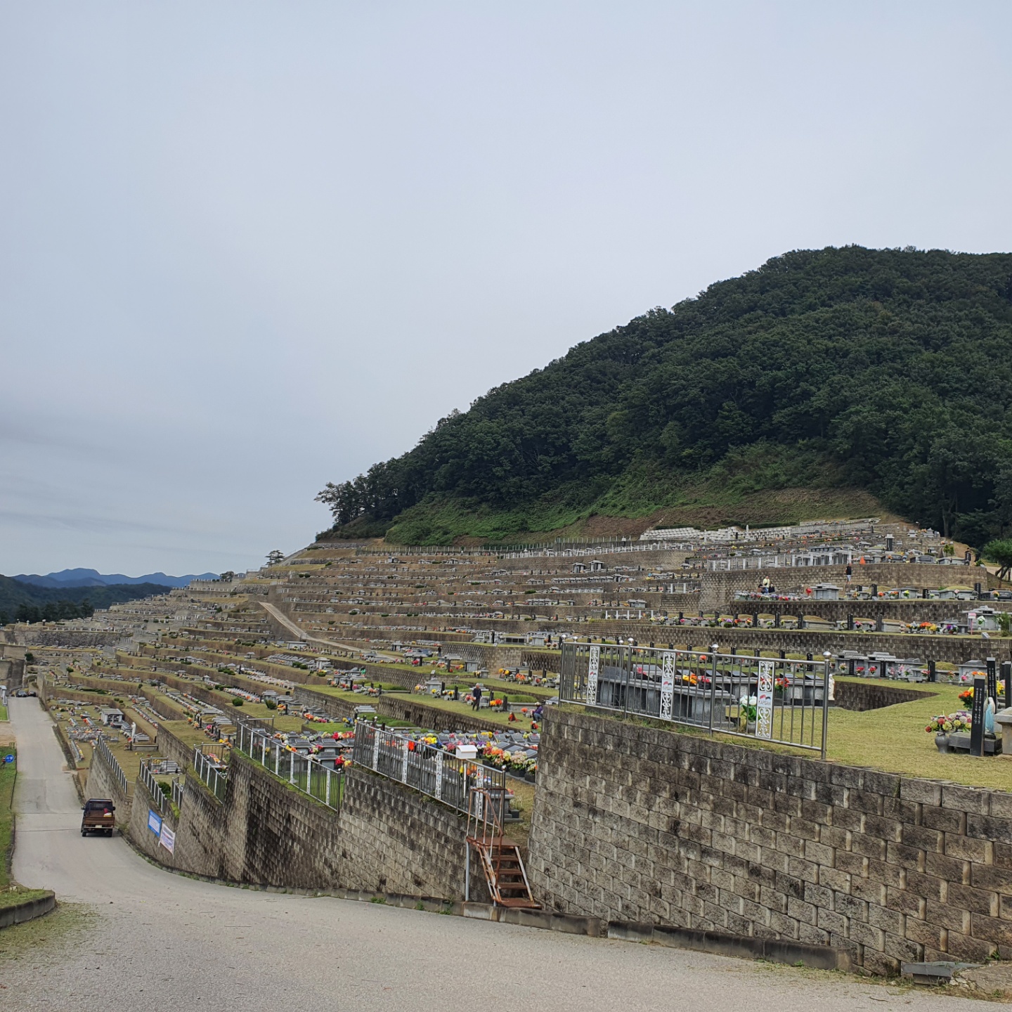 갑산공원묘원