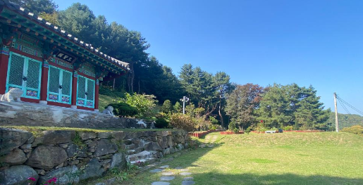 원흥사 납골탑 시설 사진