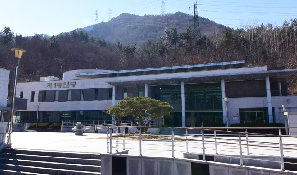창원시립상복공원 봉안담 시설 사진