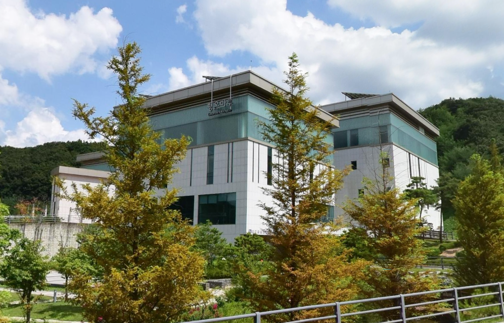 용인평온의숲(평온마루 봉안묘·담) 시설 사진